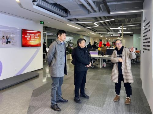 浙江师范大学张克华展望校企合作新未来：浙师大附属杭州笕桥实验中学校长一行参访智能精准学